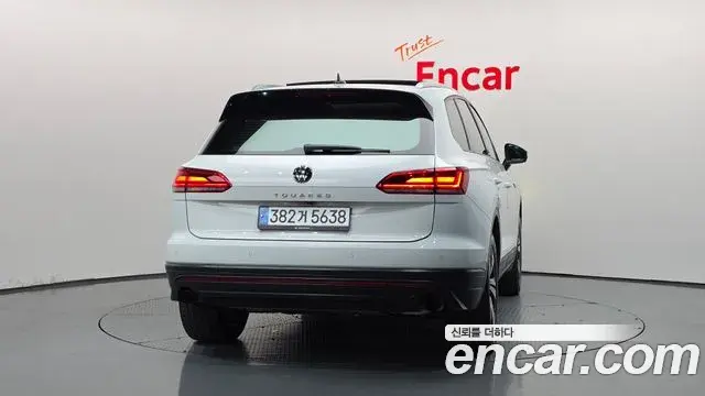 Volkswagen Touareg 2021 — Фото 4/20