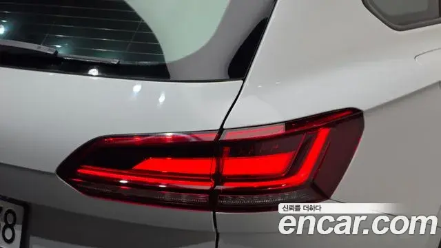 Volkswagen Touareg 2021 — Photo 27/35