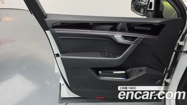 Volkswagen Touareg 2021 — Photo 9/35