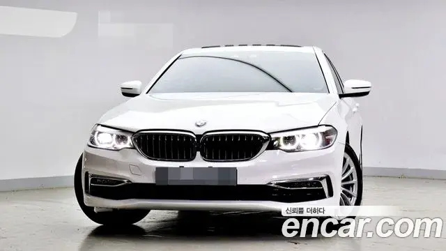 BMW 5 Series 2019 — Фото 10/20