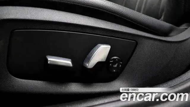 BMW 5 Series 2019 — Фото 11/20