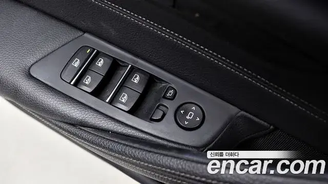 BMW 5 Series 2019 — Фото 13/20