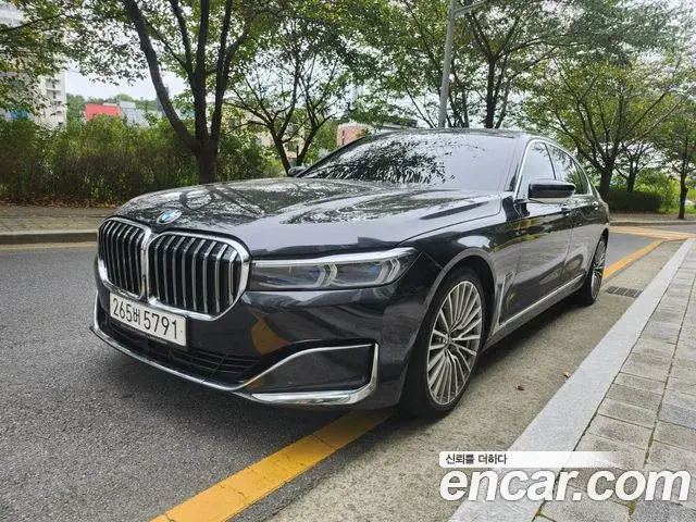 BMW 7 Series 2021 — Фото 1/20