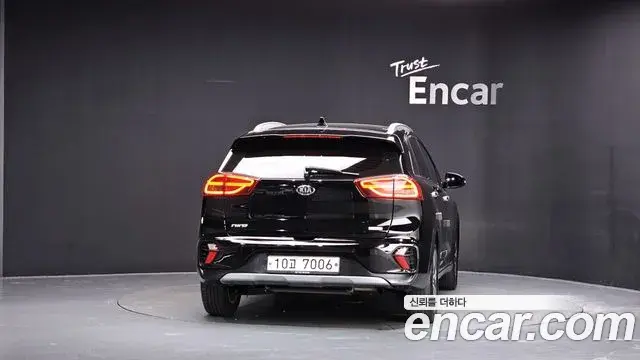 Kia Niro 2019 — Photo 1/37