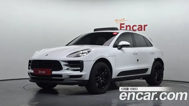 Porsche Macan 2021 — ფოტო 34/34