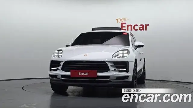Porsche Macan 2021 — ფოტო 18/34