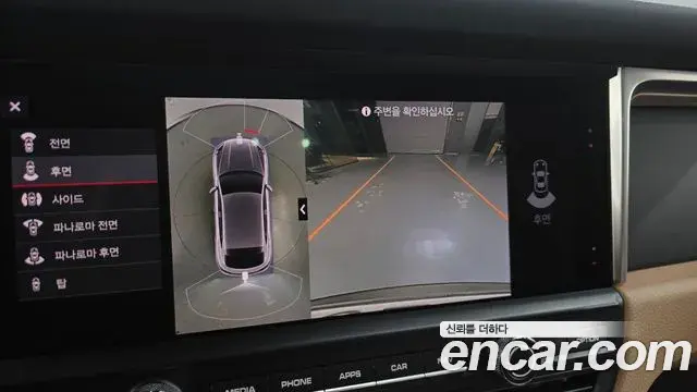 Porsche Macan 2021 — ფოტო 16/34