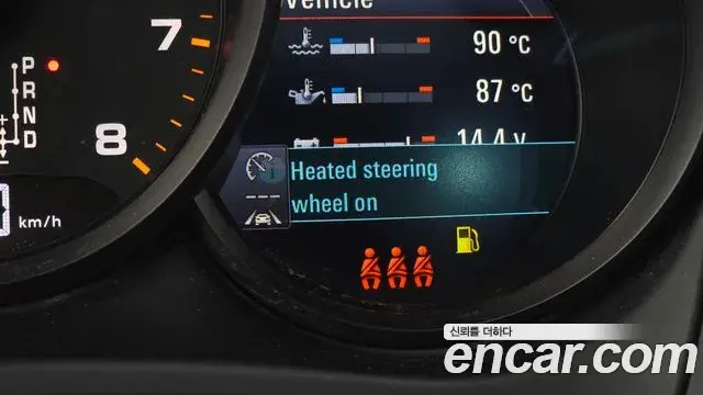 Porsche Macan 2021 — ფოტო 9/34