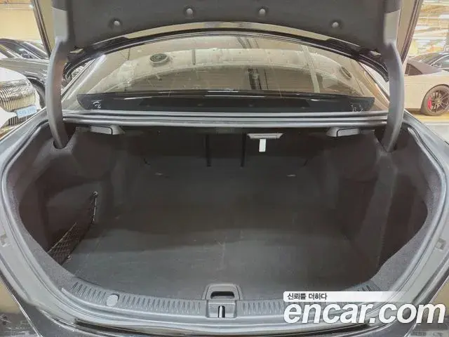 Mercedes-Benz E-Class 2023 — Фото 18/20
