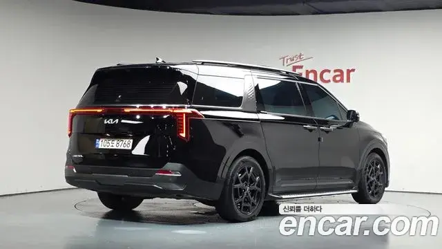 Kia Carnival 2023 — Фото 2/20