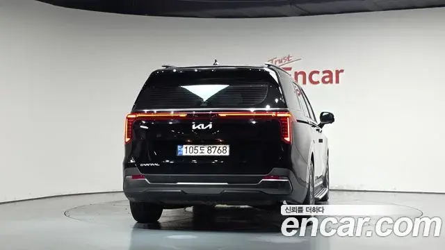 Kia Carnival 2023 — Фото 4/20