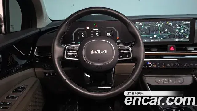 Kia Carnival 2023 — Фото 13/20