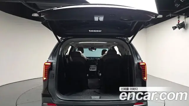 Kia Carnival 2023 — Фото 20/20
