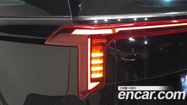Kia Carnival 2023 — Photo 9/48