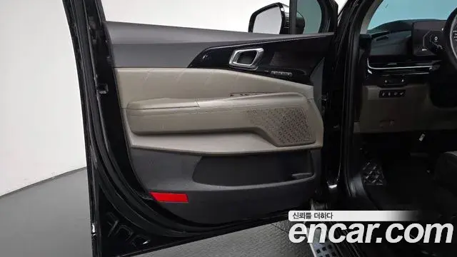 Kia Carnival 2023 — Photo 46/48