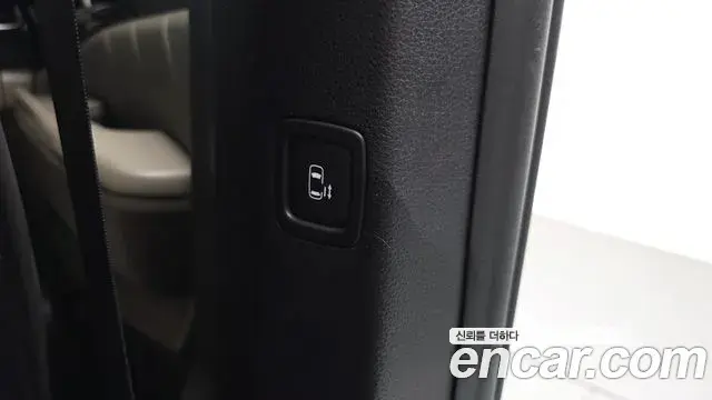 Kia Carnival 2023 — Photo 28/48