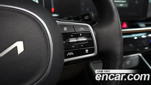 Kia Carnival 2023 — Photo 4/48