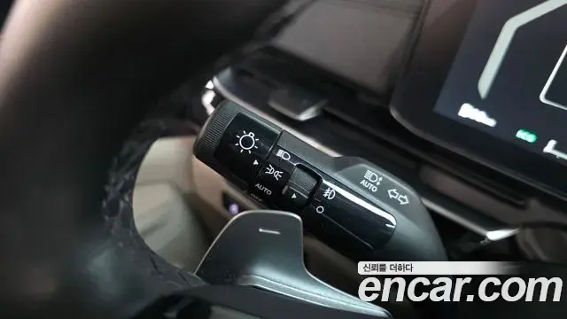 Kia Carnival 2023 — Photo 38/48
