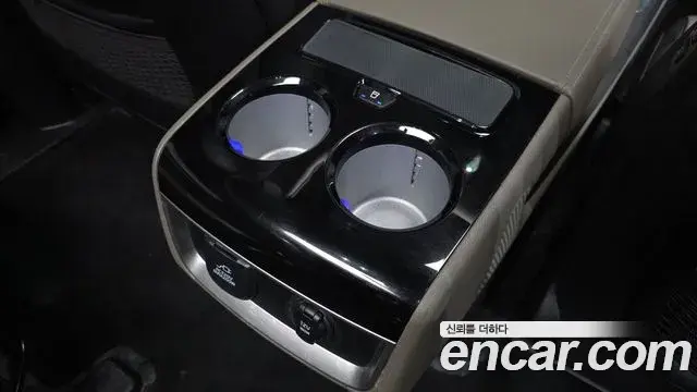 Kia Carnival 2023 — Photo 48/48