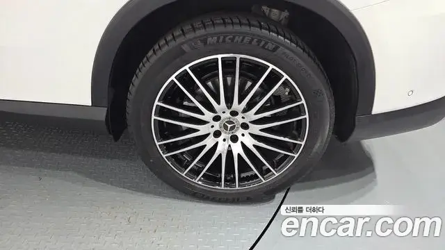 Mercedes-Benz GLC-Class 2025 — Photo 14/31