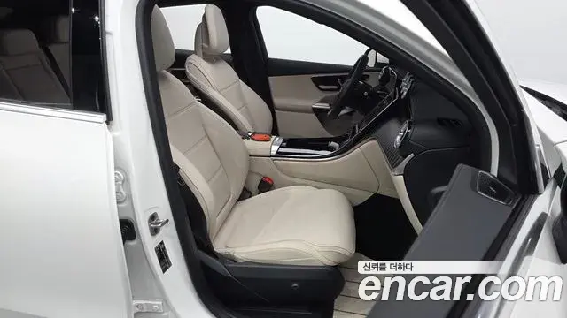 Mercedes-Benz GLC-Class 2025 — Photo 15/31