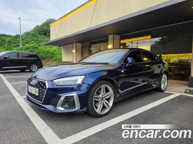 Audi A5 2021 — Фото 14/15