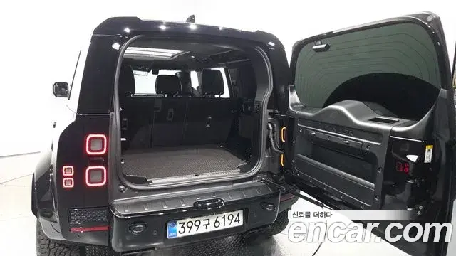 Land Rover Defender 2026 — Фото 20/20