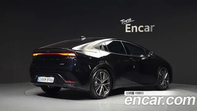 Toyota Prius 2026 — ფოტო 30/34