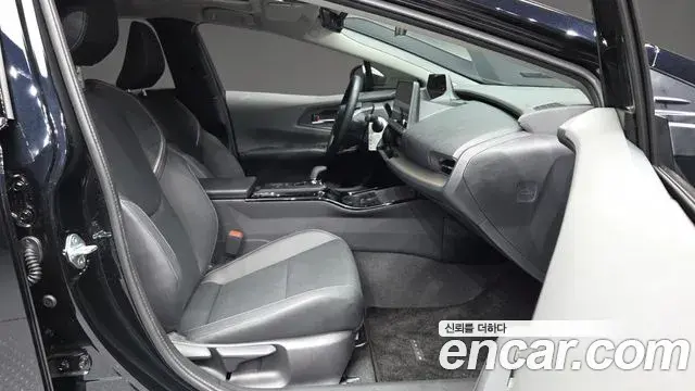 Toyota Prius 2026 — ფოტო 23/34
