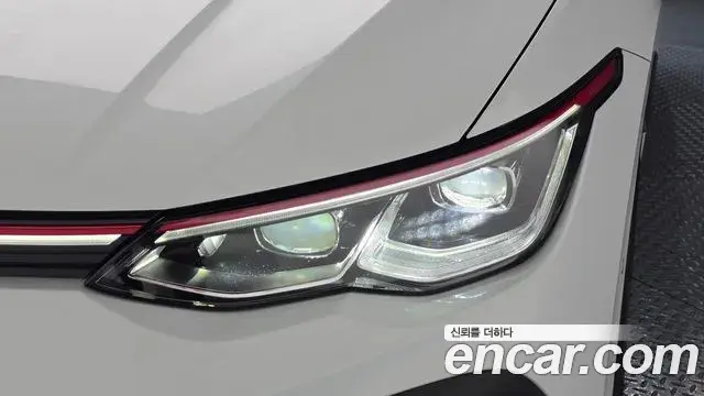 Volkswagen Golf 2024 — Photo 33/39