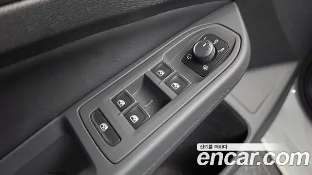 Volkswagen Golf 2024 — Photo 20/39