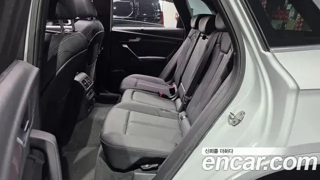Audi Q5 2022 — Фото 11/20