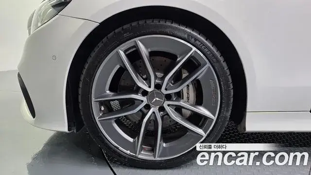 Mercedes-Benz E-Class 2020 — Фото 5/20