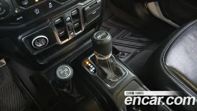 Jeep Wrangler 2019 — Фото 9/20