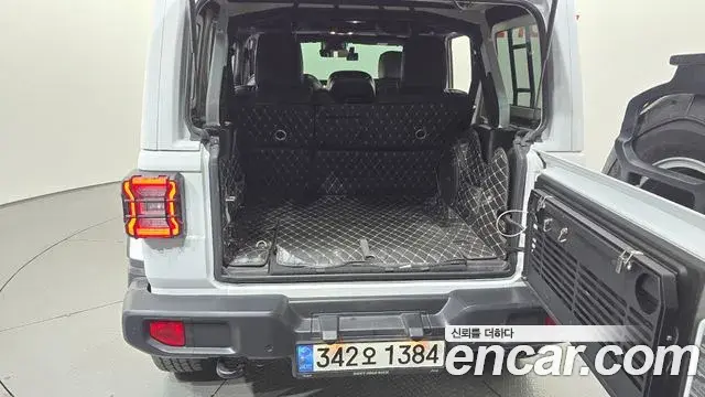 Jeep Wrangler 2019 — Фото 17/20