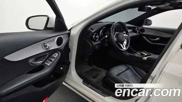 Mercedes-Benz C-Class 2020 — Фото 10/20