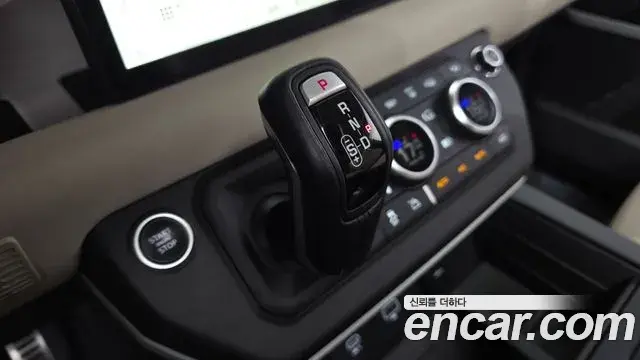 Land Rover Defender 2022 — Фото 9/20