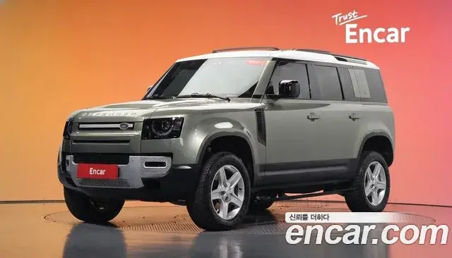 Land Rover Defender 2022 — Фото 1/20