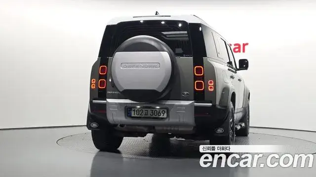 Land Rover Defender 2021 — Фото 4/20