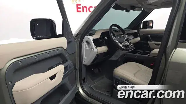 Land Rover Defender 2021 — Фото 10/20