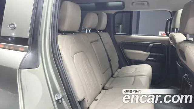 Land Rover Defender 2021 — Фото 12/20