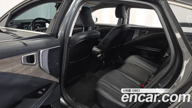 Kia K8 2022 — Photo 2/33