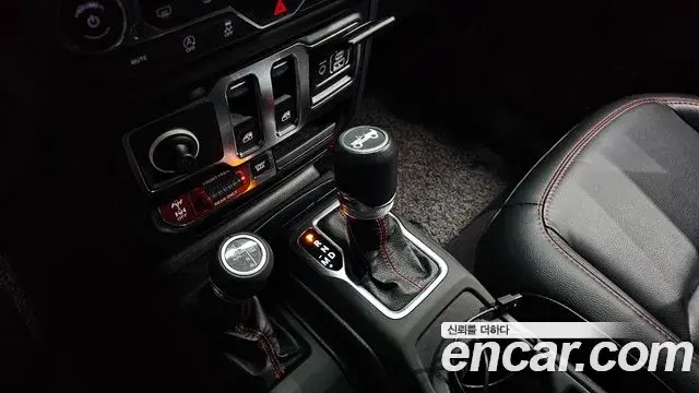 Jeep Wrangler 2020 — Фото 9/20