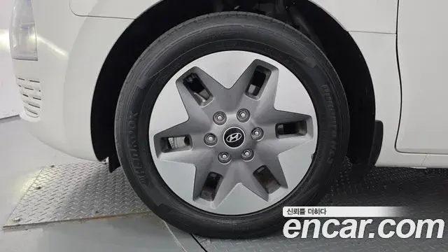 Hyundai Staria 2022 — Фото 4/17