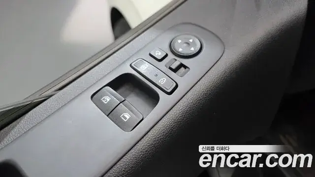 Hyundai Staria 2022 — Фото 13/17