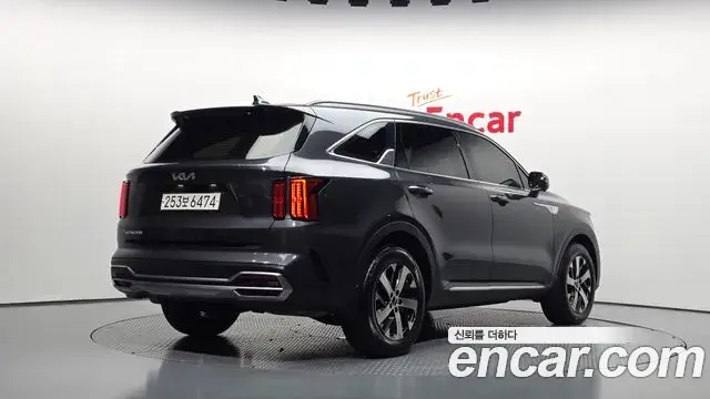 Kia Sorento 2022 — Фото 2/20