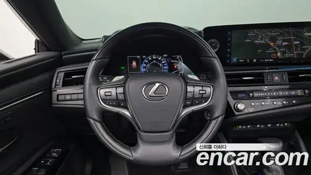 Lexus ES300h 2022 — Фото 13/20