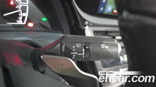 Lexus ES300h 2022 — Photo 27/32