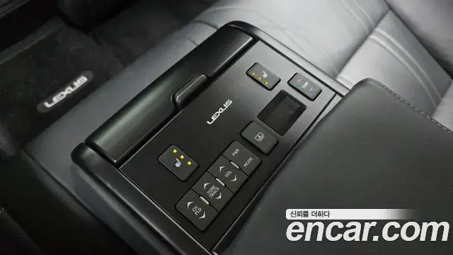 Lexus ES300h 2022 — Photo 16/32
