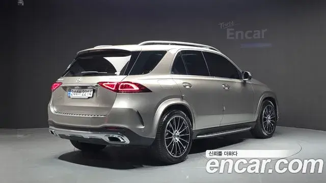 Mercedes-Benz GLE-Class 2023 — Фото 1/20